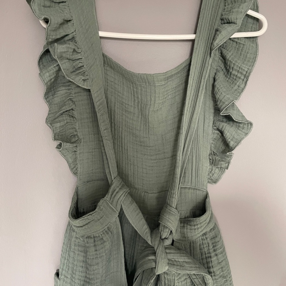 Green Ruffle Apron - Picture 4 of 4
